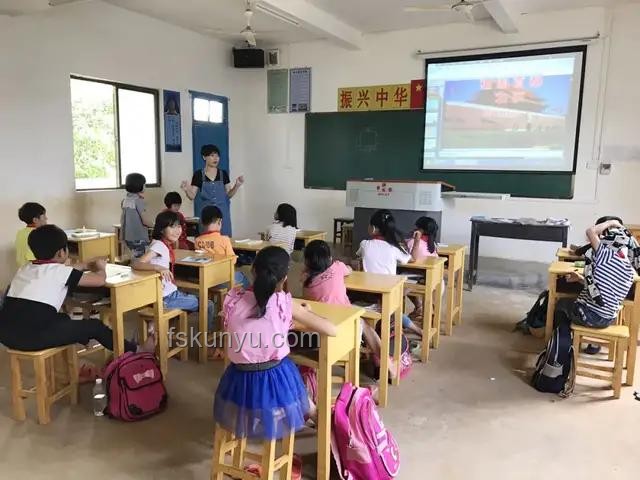 去乡村小学支教，朗诵《送东阳马生序》的深远意义